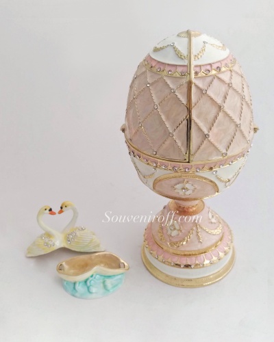 Яйцо Большое "Пара лебедей" музыкальное розовое РС-1402Л-04 фото 3