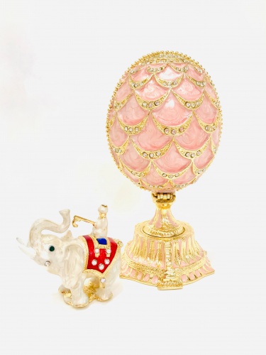 Яйцо-шкатулка Фаберже "Сосновая Шишка" c белым слоном PC-1722E(02)-04 розовая фото 4
